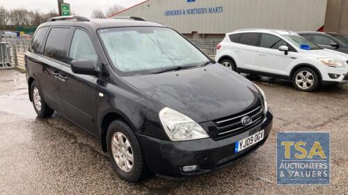 Kia Sedona Ls - 2902cc MPV