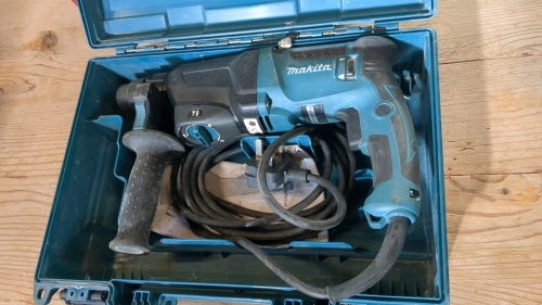 MAKITA DRILL