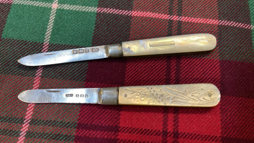 BOX- 2 SILVER FRUIT KNIVES