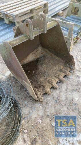 DIGGER BUCKET