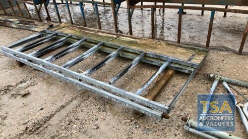 10FT X 4FT6" IAE CATTLE FEED BARRIERS