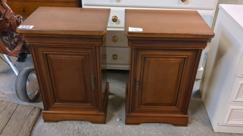 2 BEDSIDE CABINETS