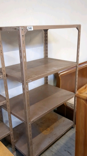 SET METAL SHELVING