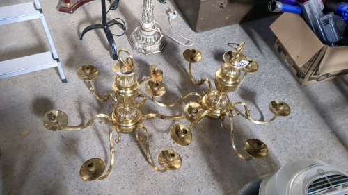 2 LIGHT FITTINGS