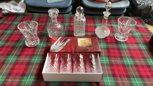 BOX-GLASSWARE DECANTERS VASES GLASSES ETC