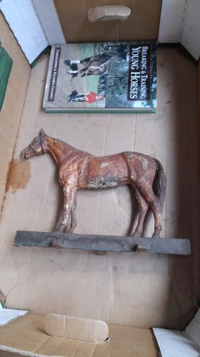 BOX-HORSE DOOR STOP & BOOK