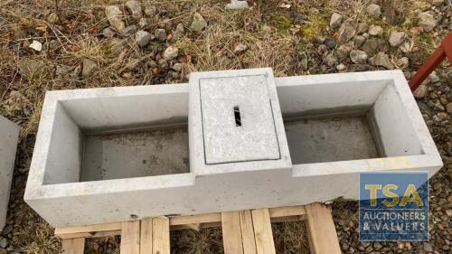 DOUBLE SIDED CONCRETE TROUGH