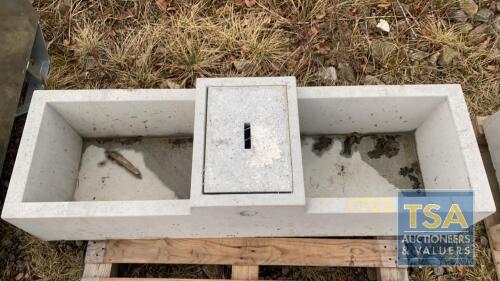 DOUBLE SIDED CONCRETE TROUGH