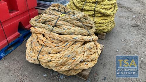 THICK NYLON MOORING ROPE