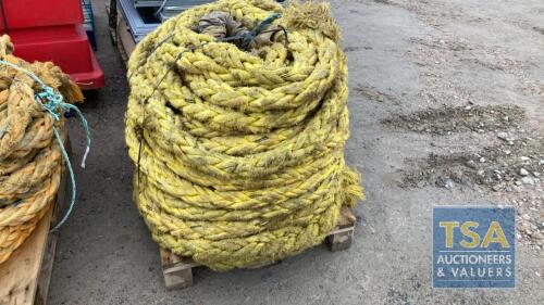 THICK NYLON MOORING ROPE