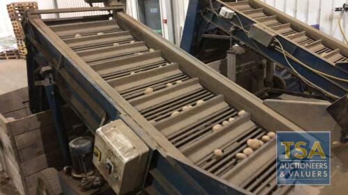 Edmonds of Udny Box Filler - Hydraulic Operated Rams