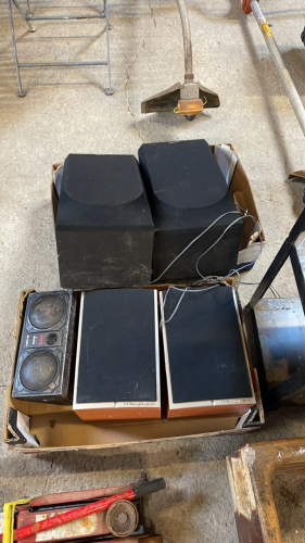 2 BOXES SPEAKERS