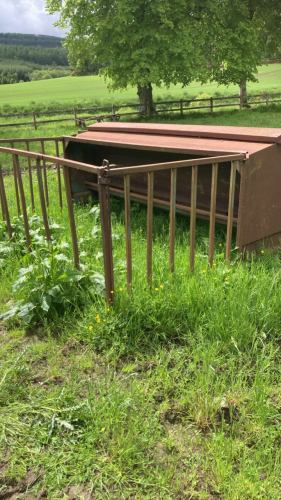 CALF CREEP FEEDER WITH GATES