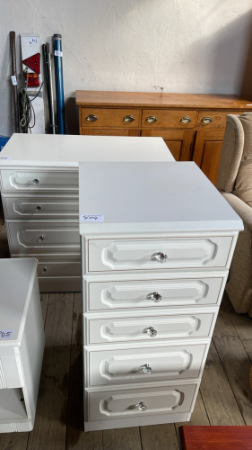 2 WHITE CHESTS DRAWERS