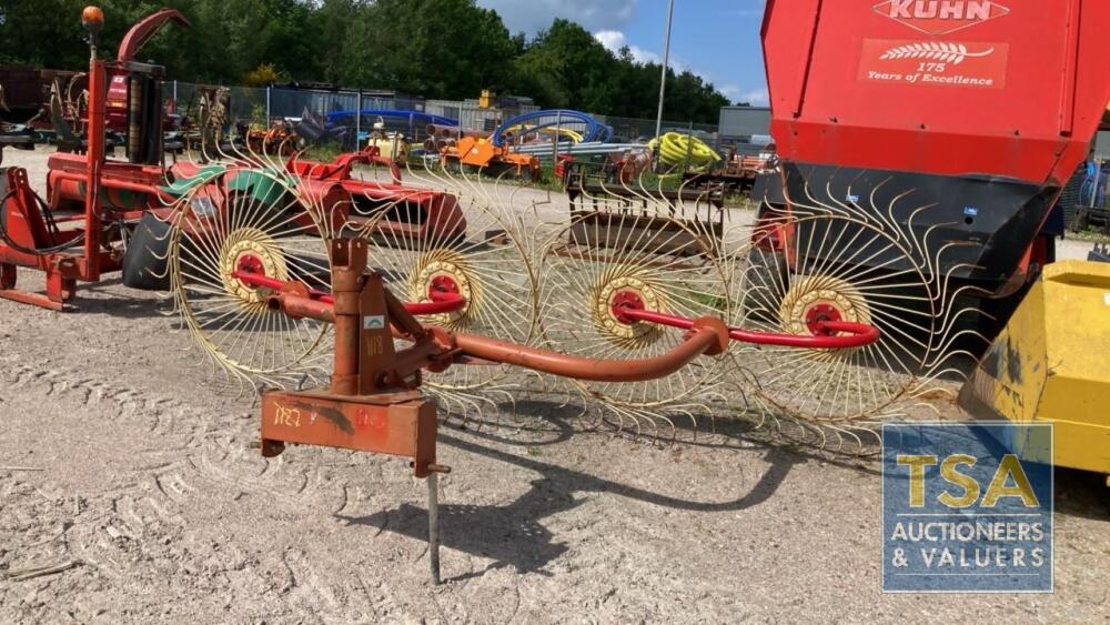 VICON ACROBAT HAY TURNER