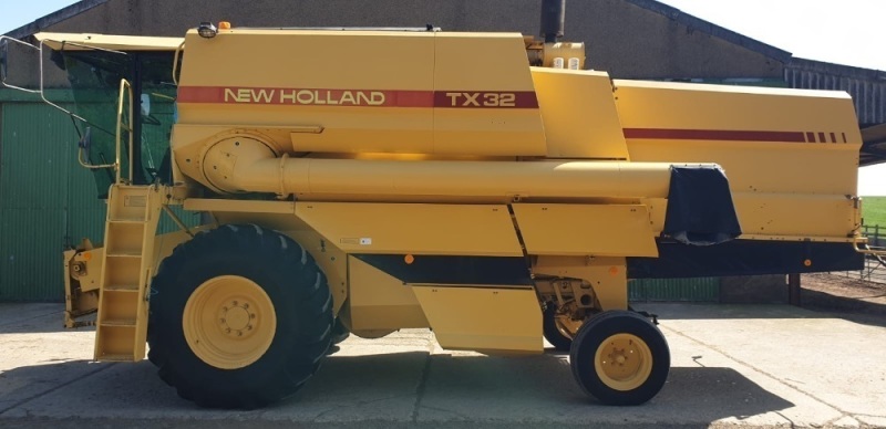 New Holland Combine TX32