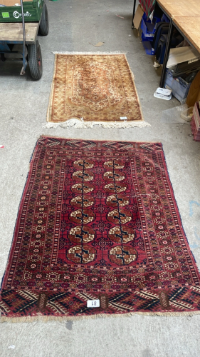 2 RUGS