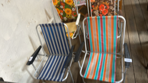 4 FOLDING CHAIRS