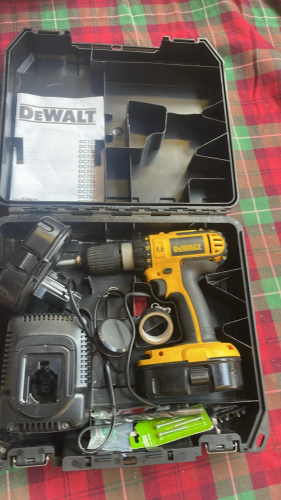 DEWALT DRILL