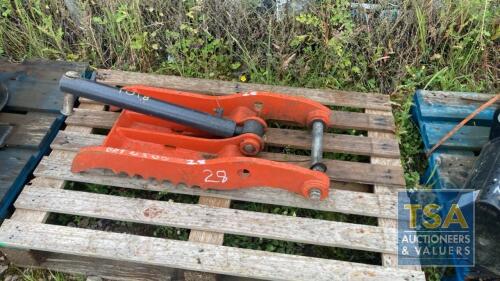 BOBCAT HYD THUMB TO SUIT BOBCAT E27 35MM PINS