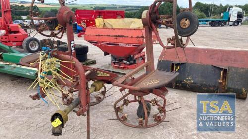 PZ 480 TEDDER + PTO + SPARE TINES IN P/CABIN