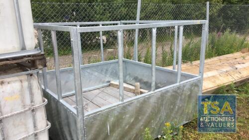 6' X 6' SQUARE FEEDER