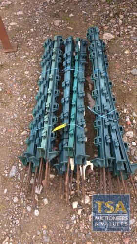 30 ELECTRIC FENCE POSTS BUNDLES OF 10