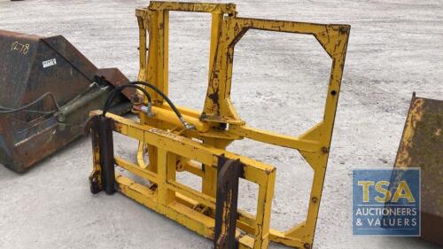 GRAYS BALE STACKER C/W GRAYS BRACKETS