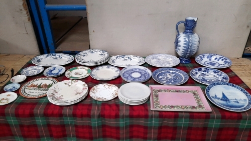 2 BOXES ASSORTED CHINA BLUE & WHITE ETC