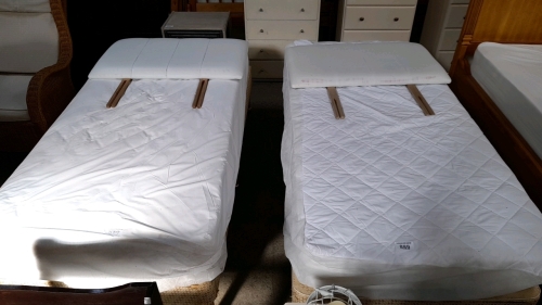 2 SINGLE BEDS