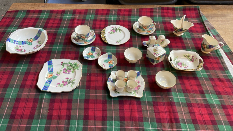 ROYAL WINTON TARTAN TEA SET