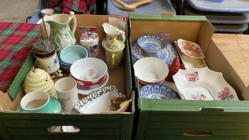 X2 BOX OF PLATES, JUGS ETC