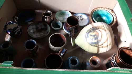 BOX POTTERY ITEMS