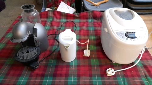 BREADMAKER, KETTLE & COFFEE MACHINE