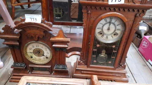 2 AMERICAN CLOCKS