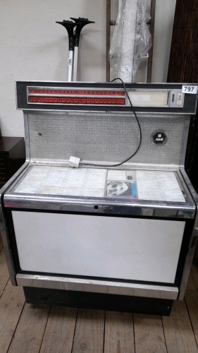 AMI JUKE BOX & RECORDS