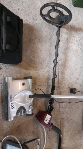 G TECH & METAL DETECTOR