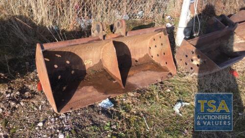 JCB 3 TON GRADING BUCKET 35MM PINS 47"