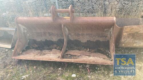 13 TON GRADING BUCKET 65MM PINS 72"