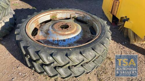 2 X ROW CROP WHEELS