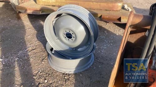 2 X 28" FERGIE WHEELS RIMS WITH CENTRES