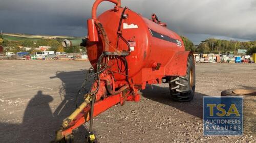 HI SPEC 2000 GALLON SLURRY TANK WITH TOPFILL HATCH WITH PIPE+PTO