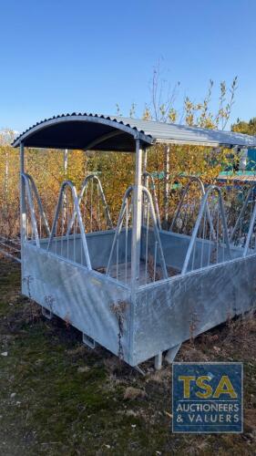 6' X 6' COVERED HORSE FEED BOX