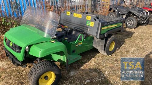 JOHN DEERE TE GATOR CHARGER IN P'CABIN