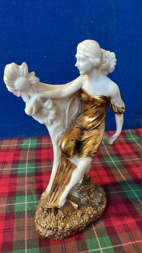 LADY FIGURE ORNAMENT