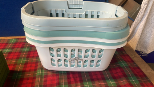 6 LAUNDRY BASKETS