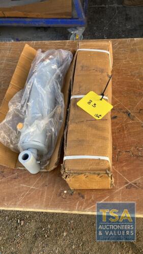 2 HYDRAULIC CYLINDER NEW 80MM 400MM CENTRE