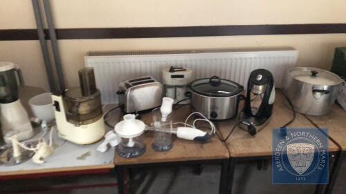 2 BOXES KITCHEN ELECTRICALS