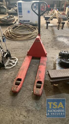 Manual Pallet Barrow - Safe Working Load - 2.5 Ton